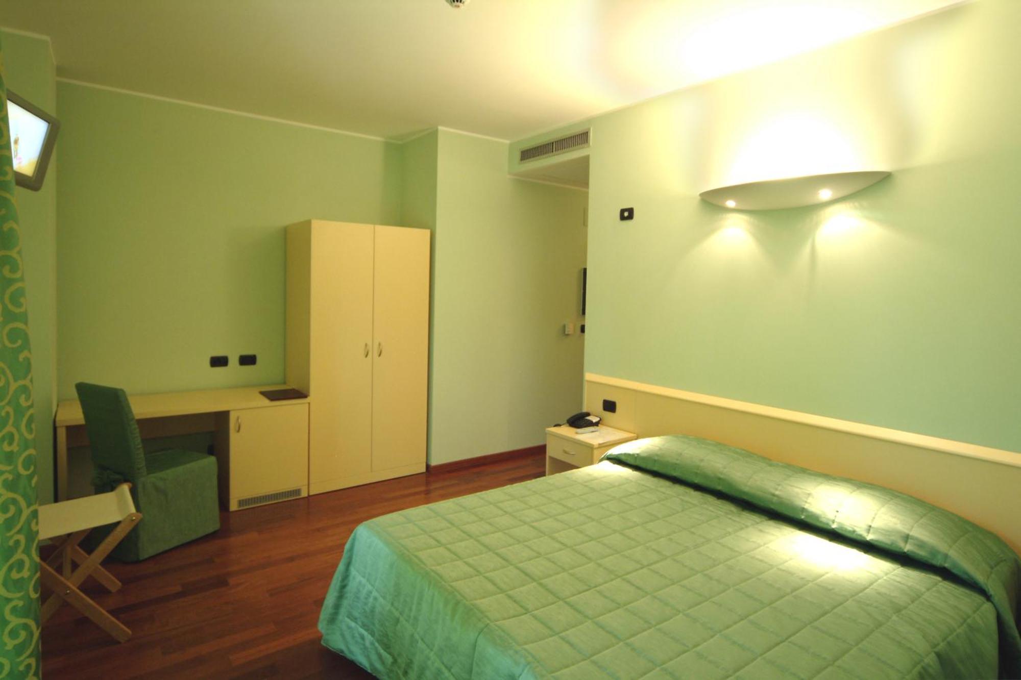 Hotel Caprice Avigliana Pokój zdjęcie